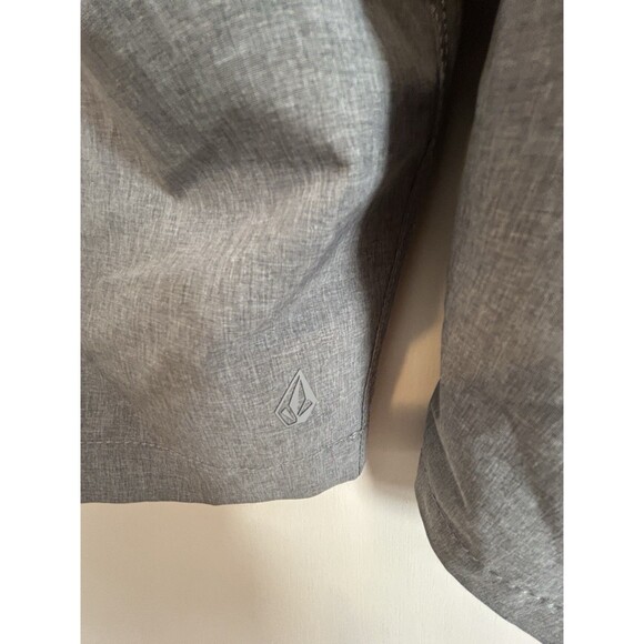 Volcom Shorts mens 28 gray 4 way Stretch zipper pocket surf and turf swim - Picture 3 of 12